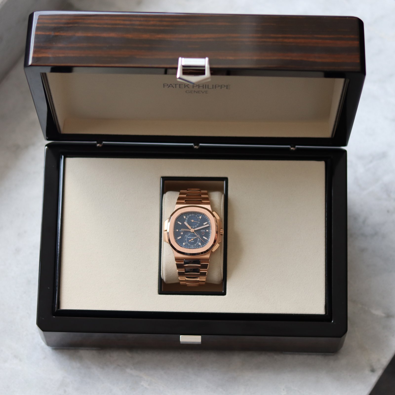 Patek Philippe Nautilus Travel Time Chronograph 2024 fullset
